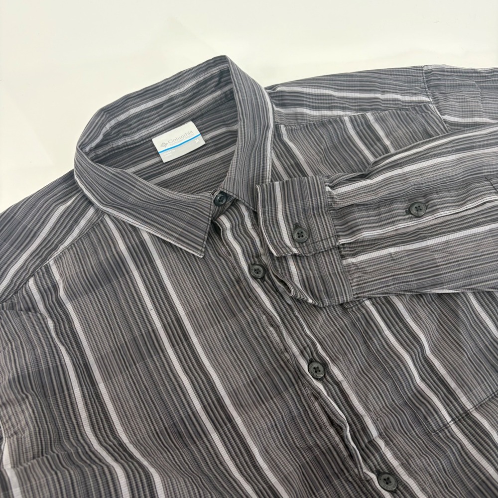 Columbia Mens Charcoal Gray Striped Long Sleeve Button Down Shirt XM5208 Size M